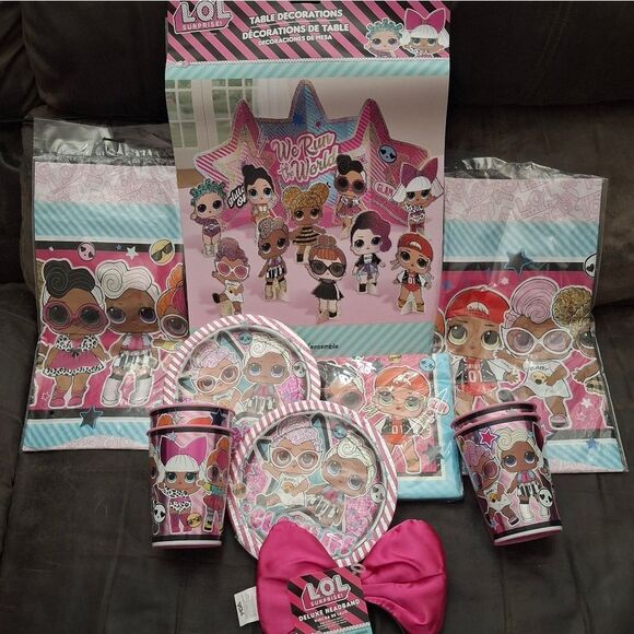 LOL Dolls Birthday Party Supplies & Decorations Set - Picture 2 of 8